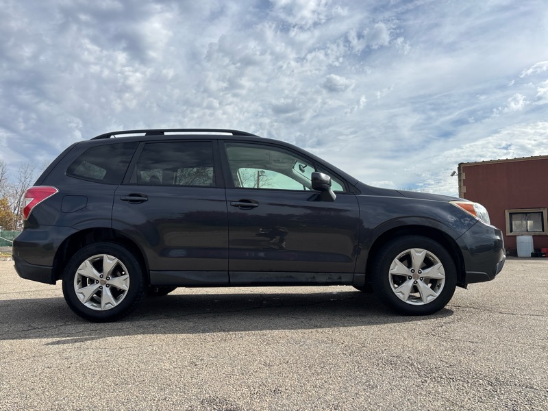 2015 Subaru Forester 2.5i Premium photo 4