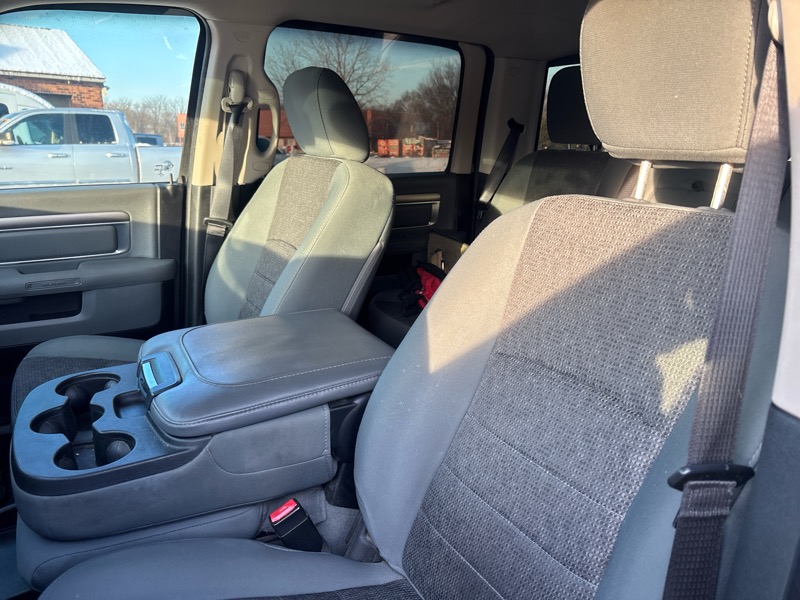 RAM 1500 4WD Crew Cab 149" Big Horn 2016