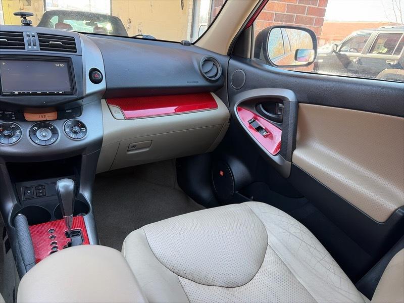 Toyota RAV4 Limited V6 4WD 2010