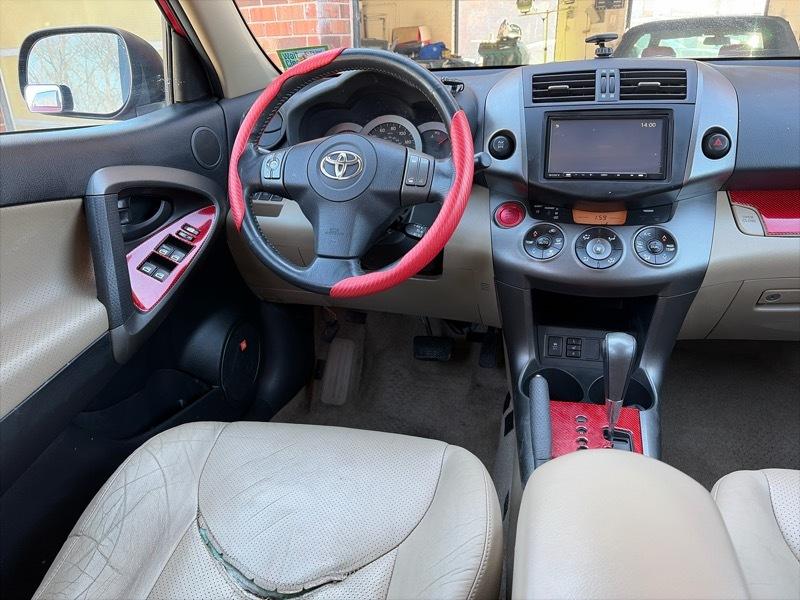 Toyota RAV4 Limited V6 4WD 2010