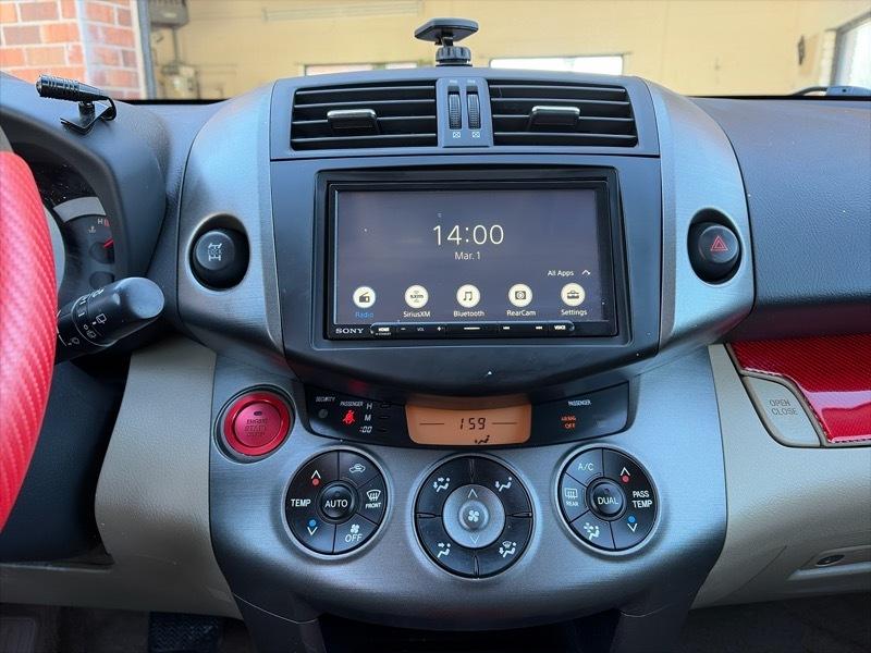 Toyota RAV4 Limited V6 4WD 2010