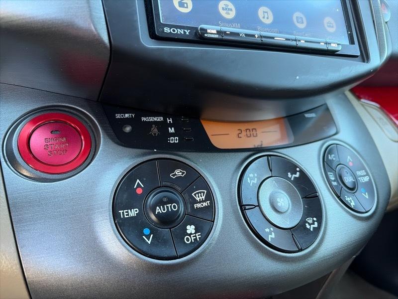 Toyota RAV4 Limited V6 4WD 2010