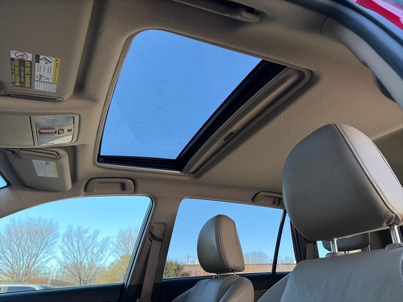 Toyota RAV4 Limited V6 4WD 2010