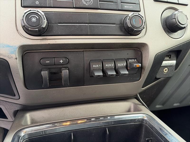 Ford F-250 SD XLT Crew Cab Long Bed 4WD 2016