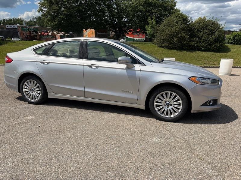 Ford Fusion Hybrid SE 2014