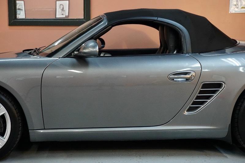 Porsche Boxster Base 2D Roadster 2009