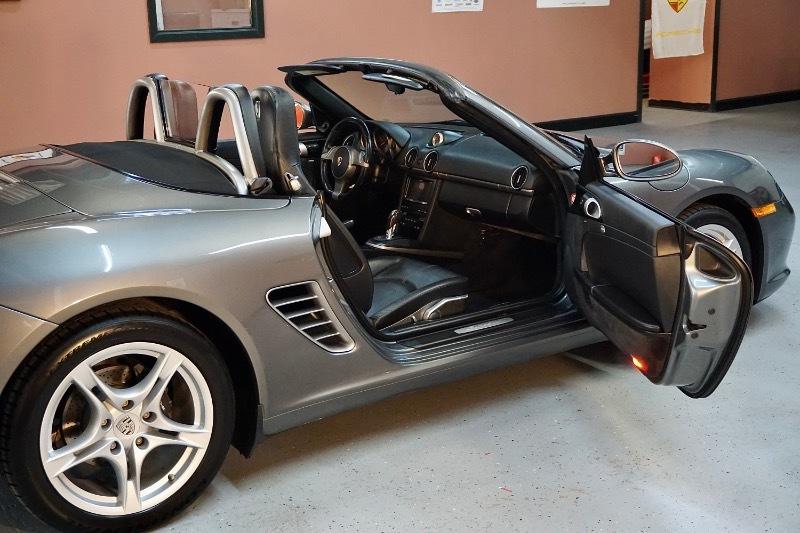 Porsche Boxster Base 2D Roadster 2009