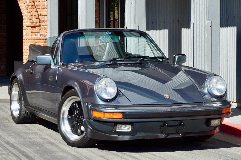 Porsche 911 Carrera 2dr Cabriolet 5-Spd 1987
