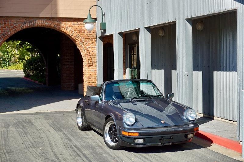 Porsche 911 Carrera 2dr Cabriolet 5-Spd 1987
