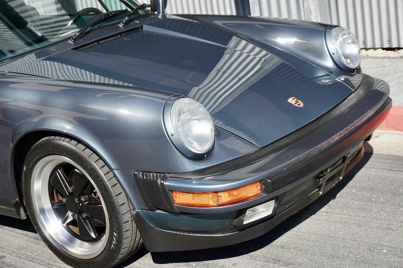 Porsche 911 Carrera 2dr Cabriolet 5-Spd 1987