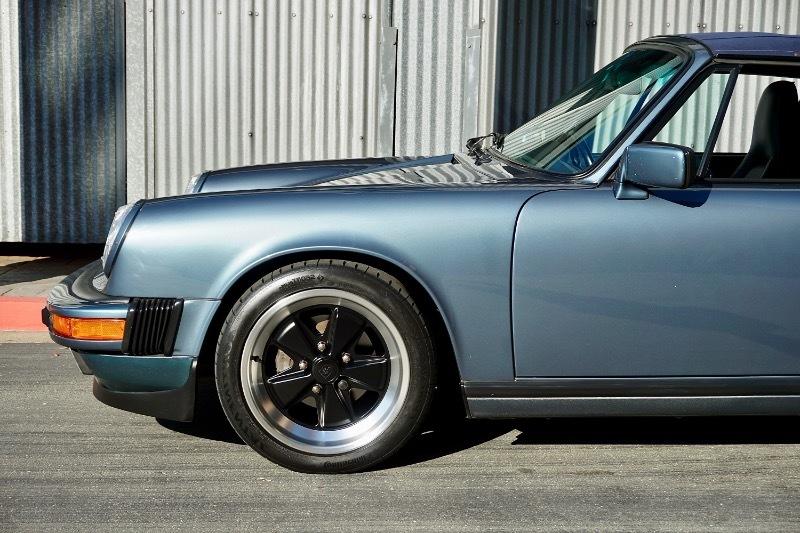 Porsche 911 Carrera 2dr Cabriolet 5-Spd 1987