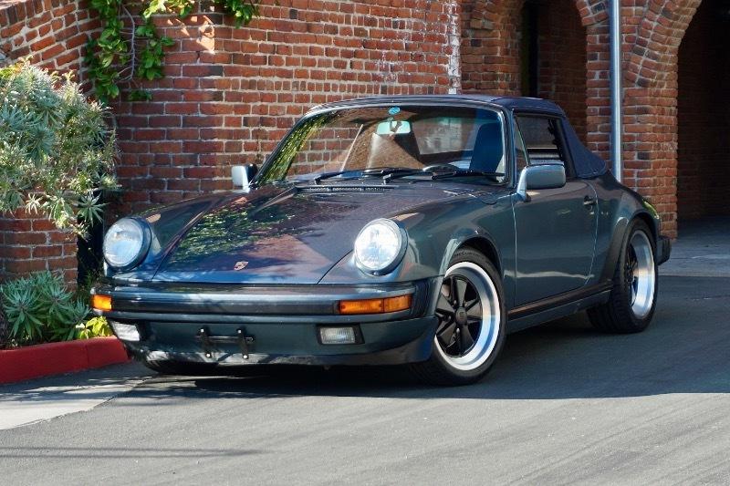 Porsche 911 Carrera 2dr Cabriolet 5-Spd 1987