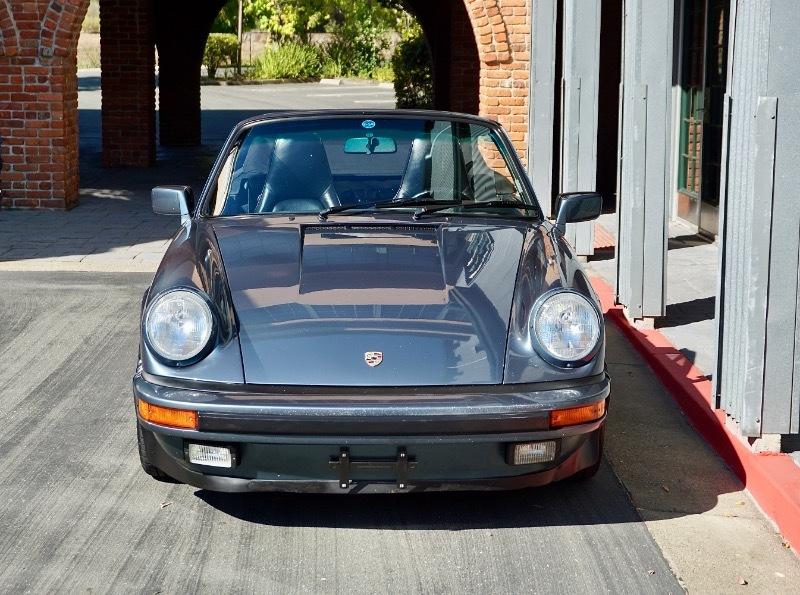 Porsche 911 Carrera 2dr Cabriolet 5-Spd 1987