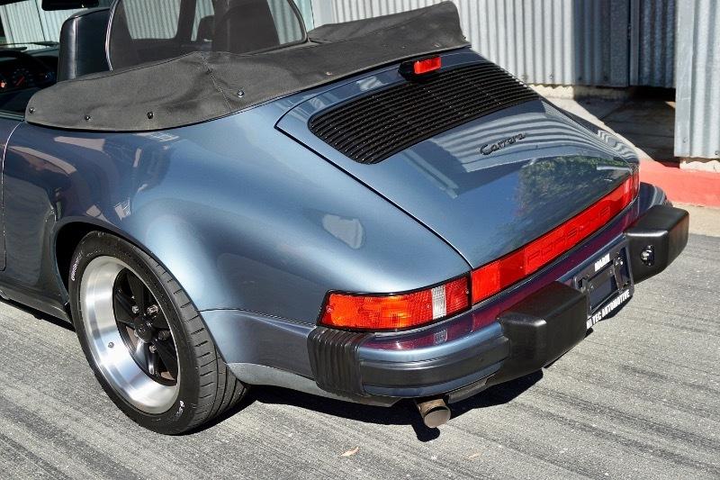 Porsche 911 Carrera 2dr Cabriolet 5-Spd 1987