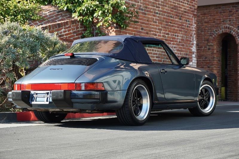 Porsche 911 Carrera 2dr Cabriolet 5-Spd 1987