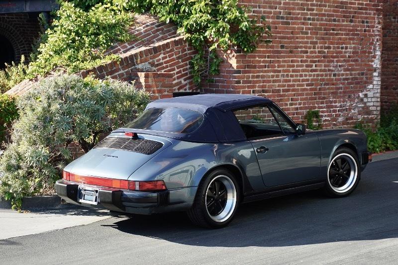 Porsche 911 Carrera 2dr Cabriolet 5-Spd 1987
