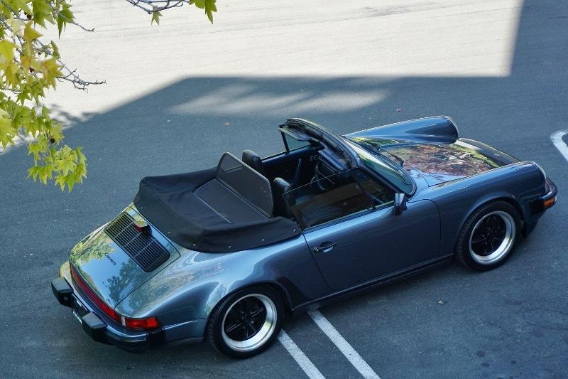 Porsche 911 Carrera 2dr Cabriolet 5-Spd 1987