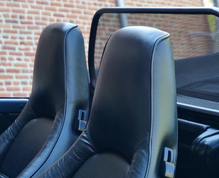 Porsche 911 Carrera 2dr Cabriolet 5-Spd 1987