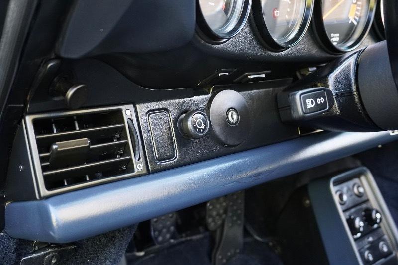 Porsche 911 Carrera 2dr Cabriolet 5-Spd 1987