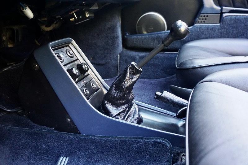 Porsche 911 Carrera 2dr Cabriolet 5-Spd 1987