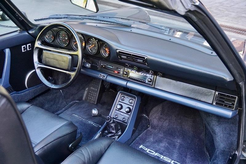 Porsche 911 Carrera 2dr Cabriolet 5-Spd 1987