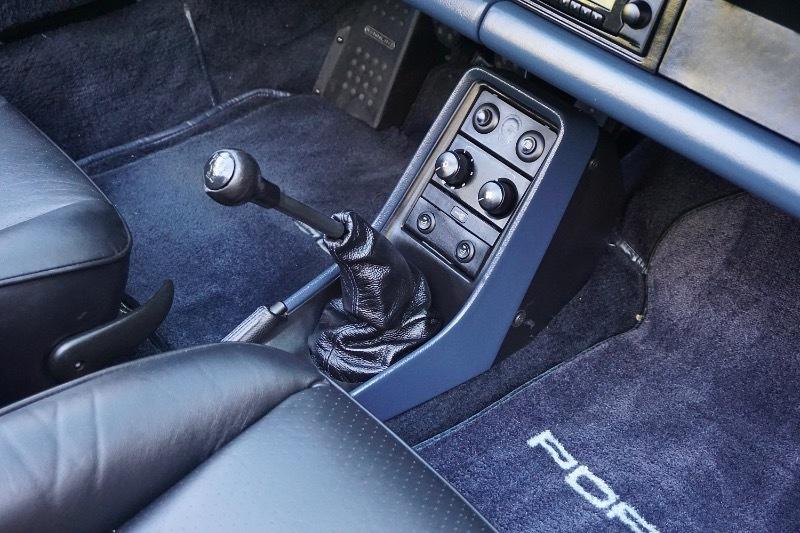Porsche 911 Carrera 2dr Cabriolet 5-Spd 1987