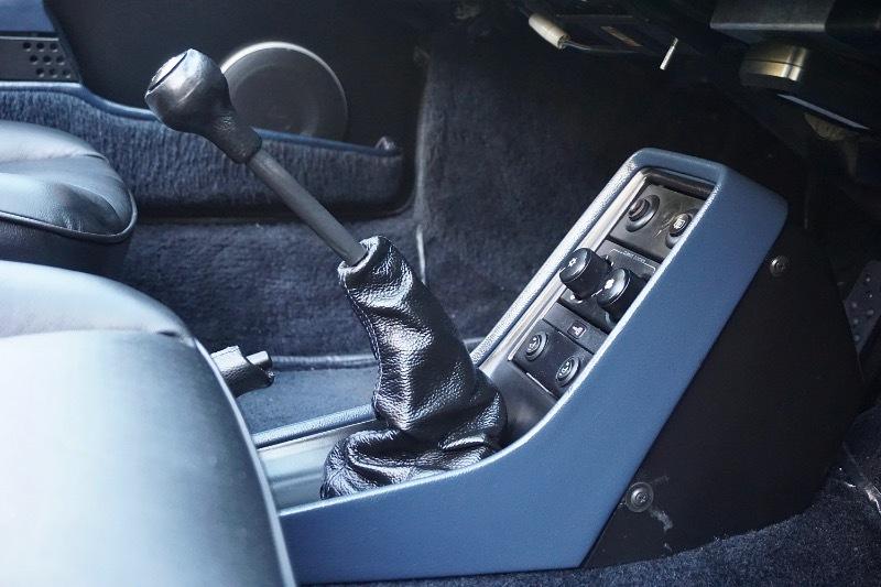 Porsche 911 Carrera 2dr Cabriolet 5-Spd 1987