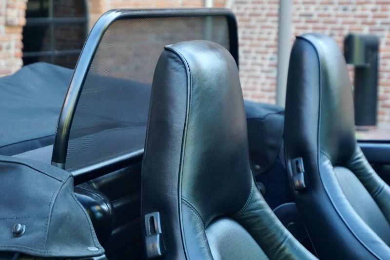 Porsche 911 Carrera 2dr Cabriolet 5-Spd 1987
