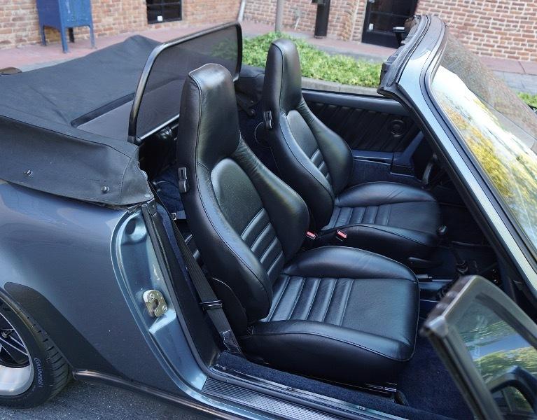 Porsche 911 Carrera 2dr Cabriolet 5-Spd 1987