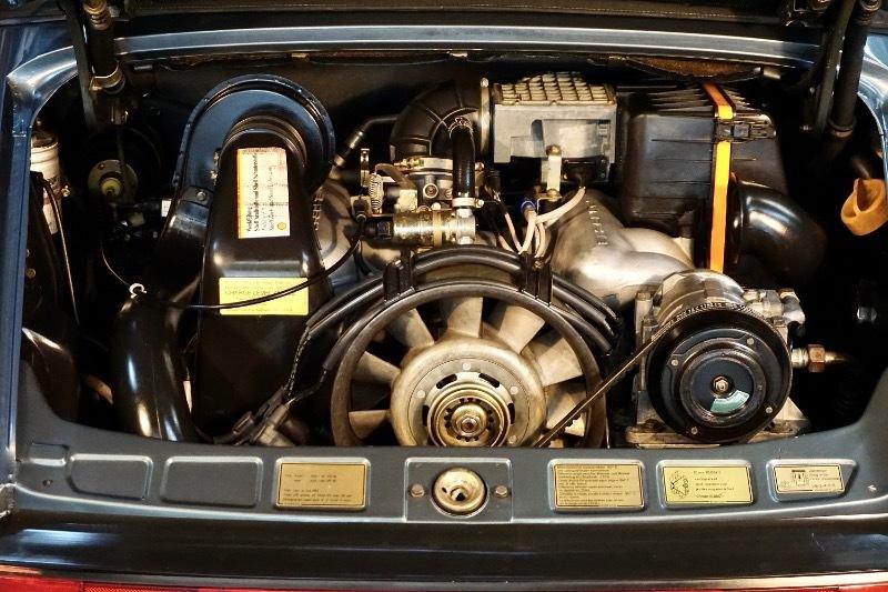 Porsche 911 Carrera 2dr Cabriolet 5-Spd 1987