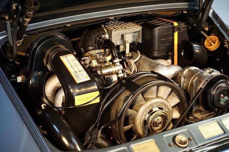 Porsche 911 Carrera 2dr Cabriolet 5-Spd 1987