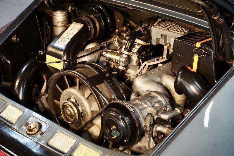 Porsche 911 Carrera 2dr Cabriolet 5-Spd 1987