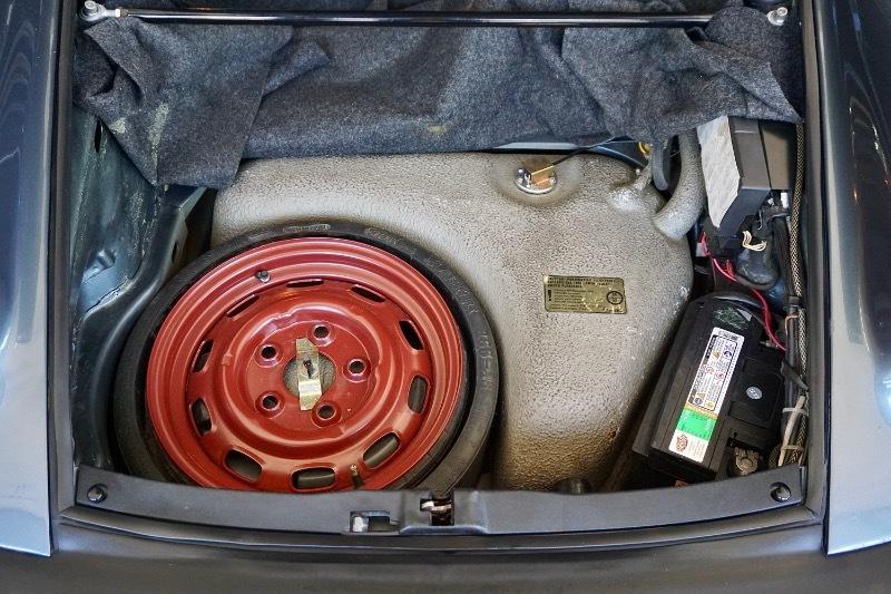 Porsche 911 Carrera 2dr Cabriolet 5-Spd 1987