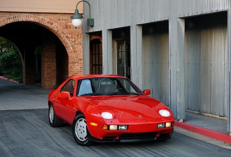 Porsche 928S 2dr Coupe 5-Spd 1986