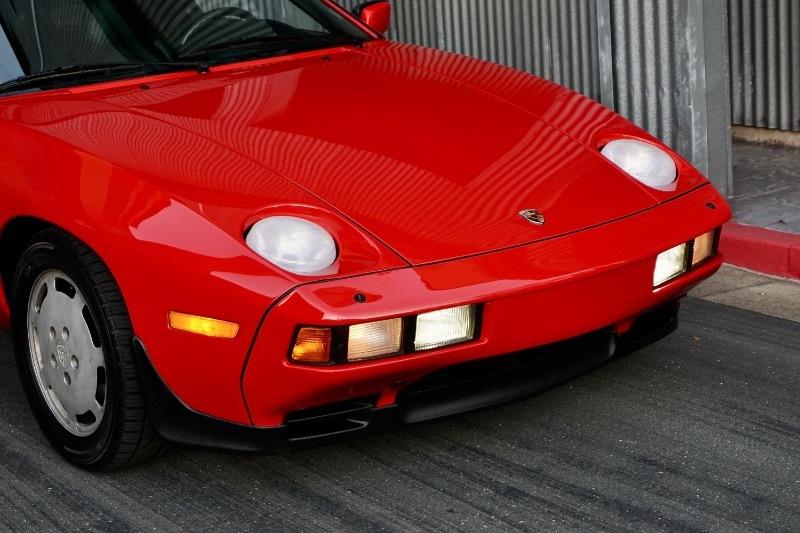 Porsche 928S 2dr Coupe 5-Spd 1986