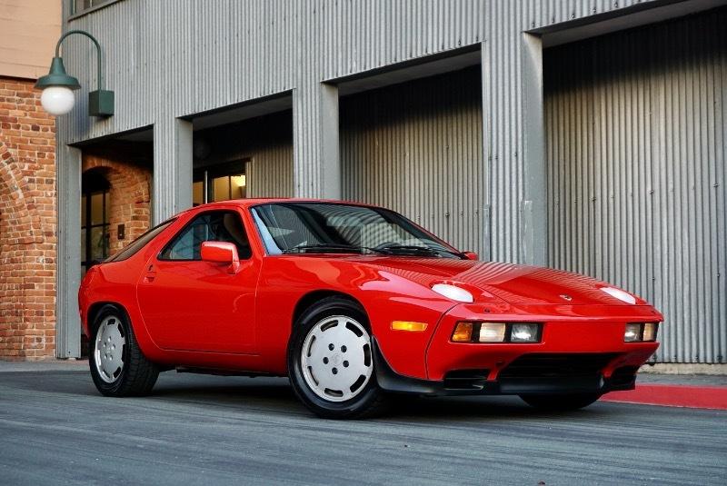 Porsche 928S 2dr Coupe 5-Spd 1986