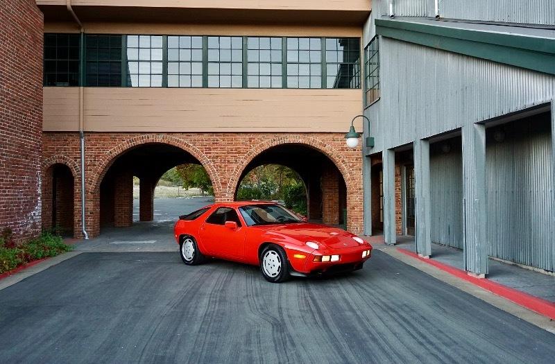 Porsche 928S 2dr Coupe 5-Spd 1986