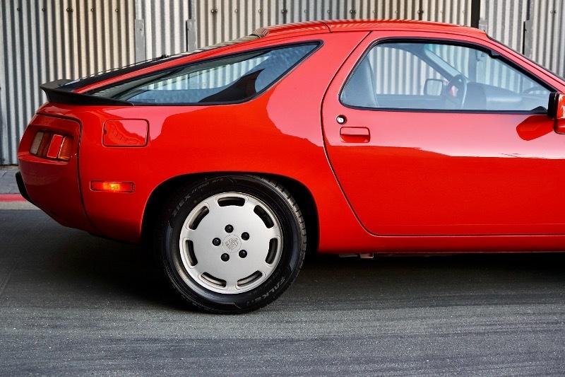 Porsche 928S 2dr Coupe 5-Spd 1986