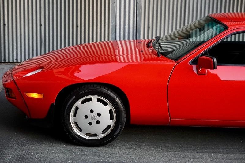 Porsche 928S 2dr Coupe 5-Spd 1986
