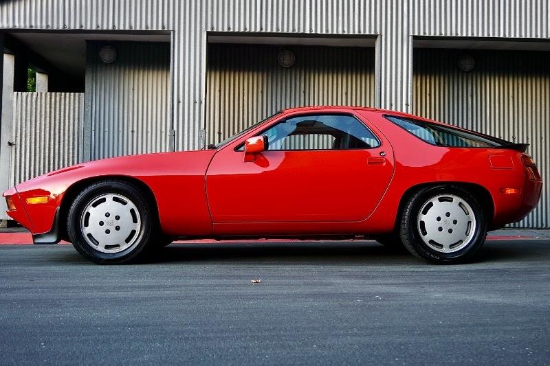 Porsche 928S 2dr Coupe 5-Spd 1986