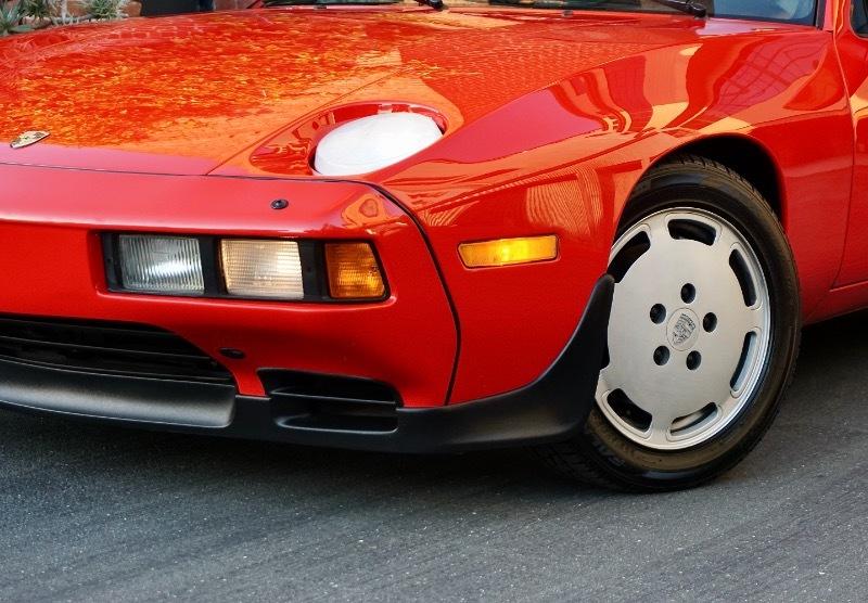 Porsche 928S 2dr Coupe 5-Spd 1986