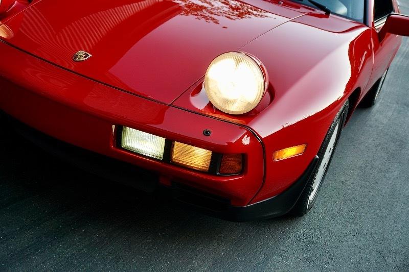 Porsche 928S 2dr Coupe 5-Spd 1986