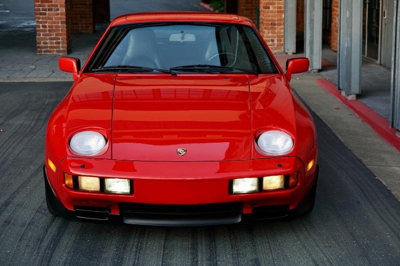 Porsche 928S 2dr Coupe 5-Spd 1986