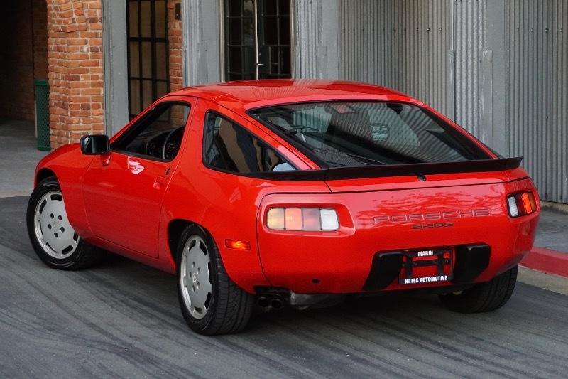 Porsche 928S 2dr Coupe 5-Spd 1986