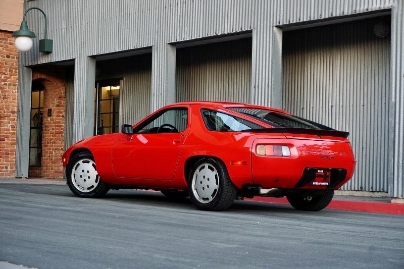 Porsche 928S 2dr Coupe 5-Spd 1986