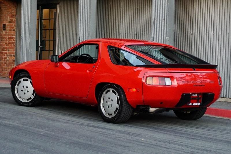 Porsche 928S 2dr Coupe 5-Spd 1986