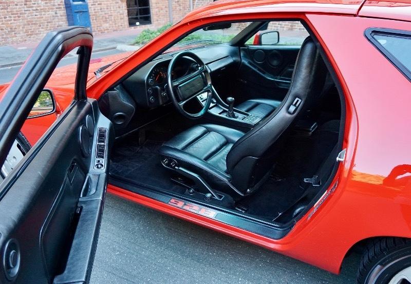 Porsche 928S 2dr Coupe 5-Spd 1986