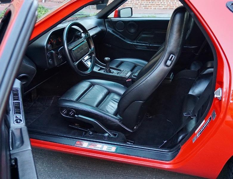 Porsche 928S 2dr Coupe 5-Spd 1986
