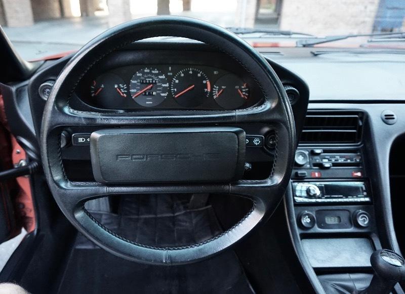 Porsche 928S 2dr Coupe 5-Spd 1986