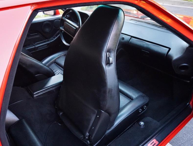 Porsche 928S 2dr Coupe 5-Spd 1986